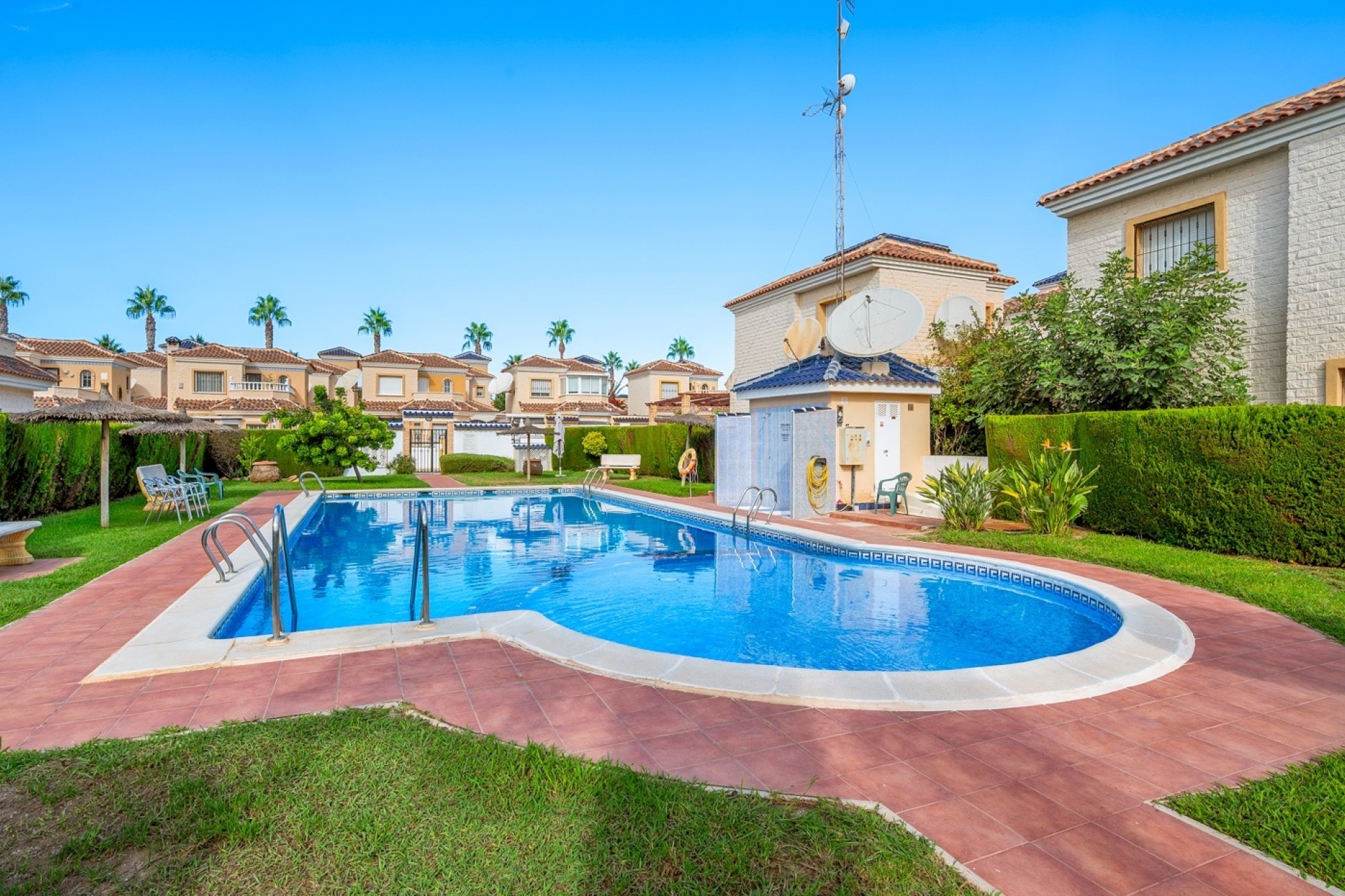 Venta - Chalet Independiente -
Guardamar del Segura