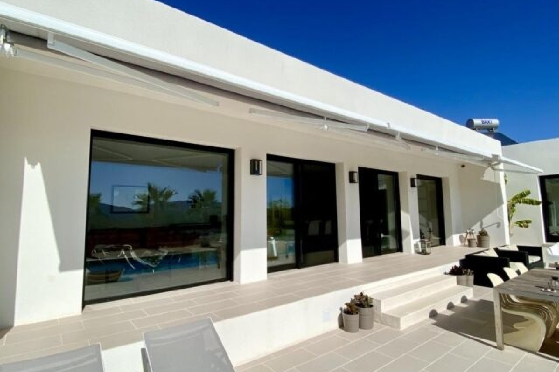 Venta - Chalet Independiente -
Hondón de las Nieves