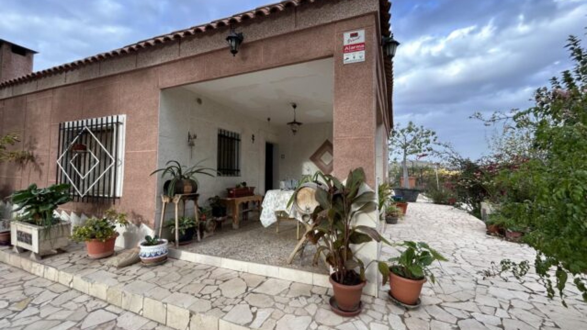 Venta - Chalet Independiente -
Hondón de las Nieves