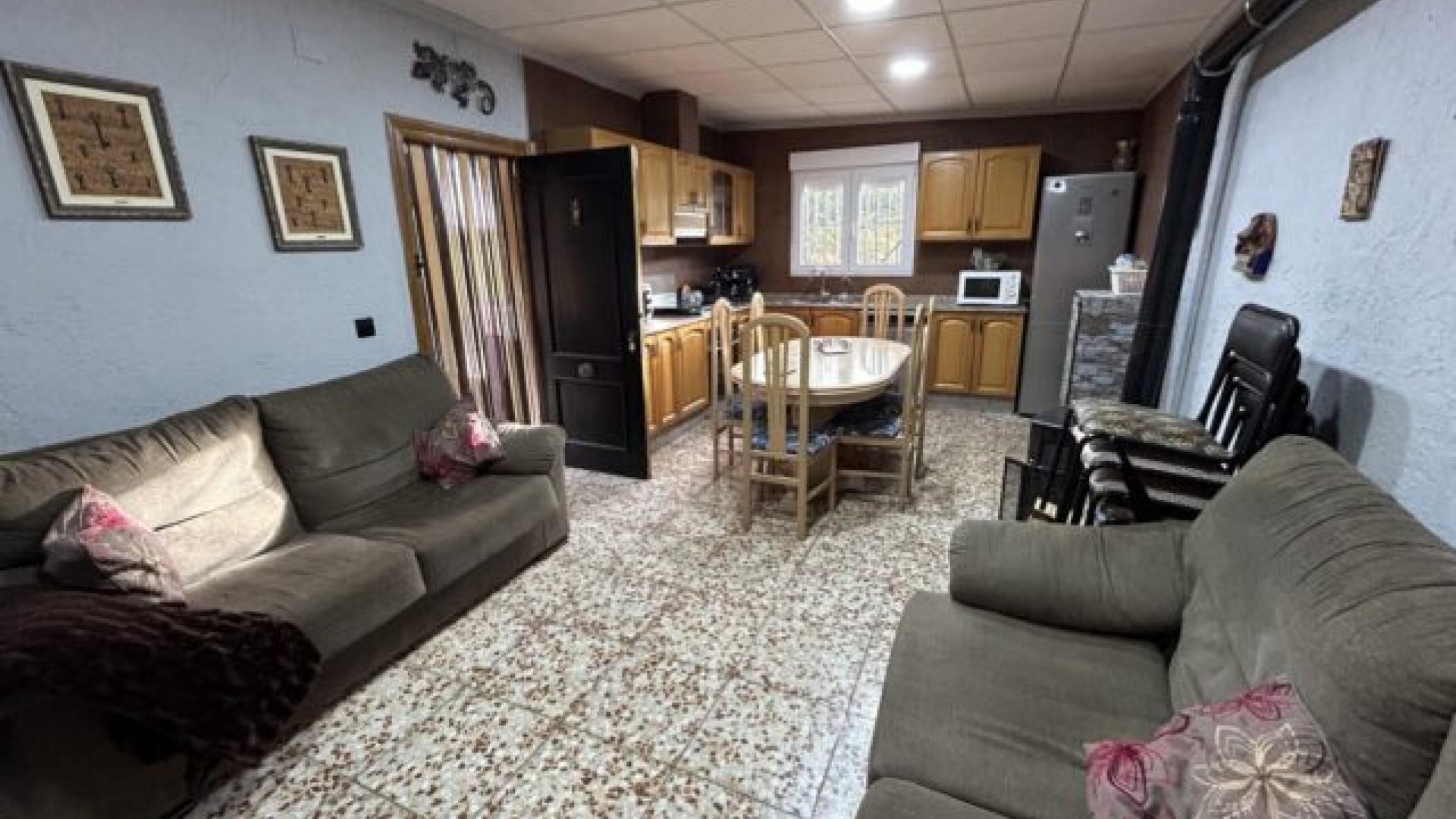 Venta - Chalet Independiente -
Hondón de las Nieves