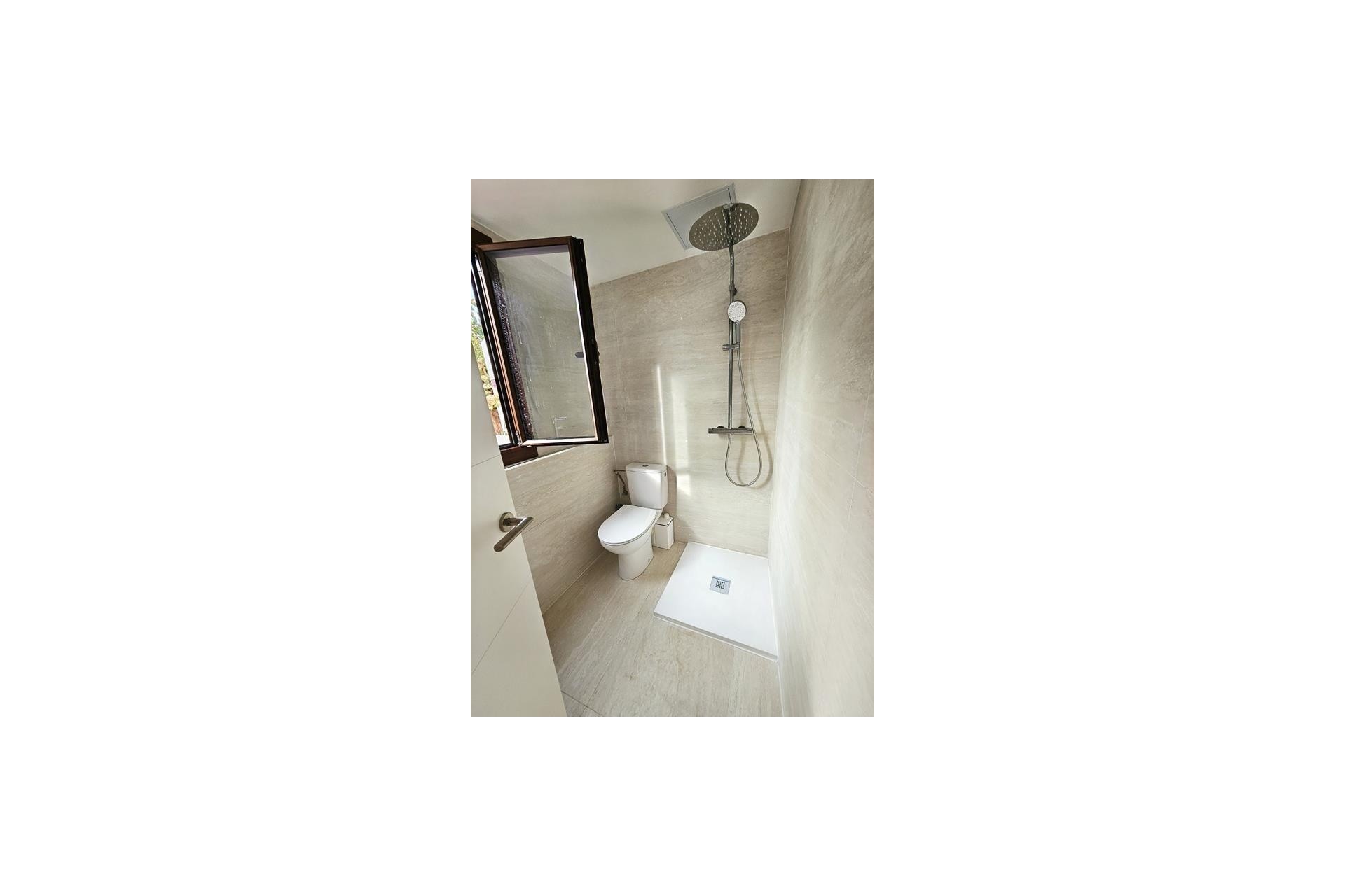 Venta - Chalet Independiente -
Jávea