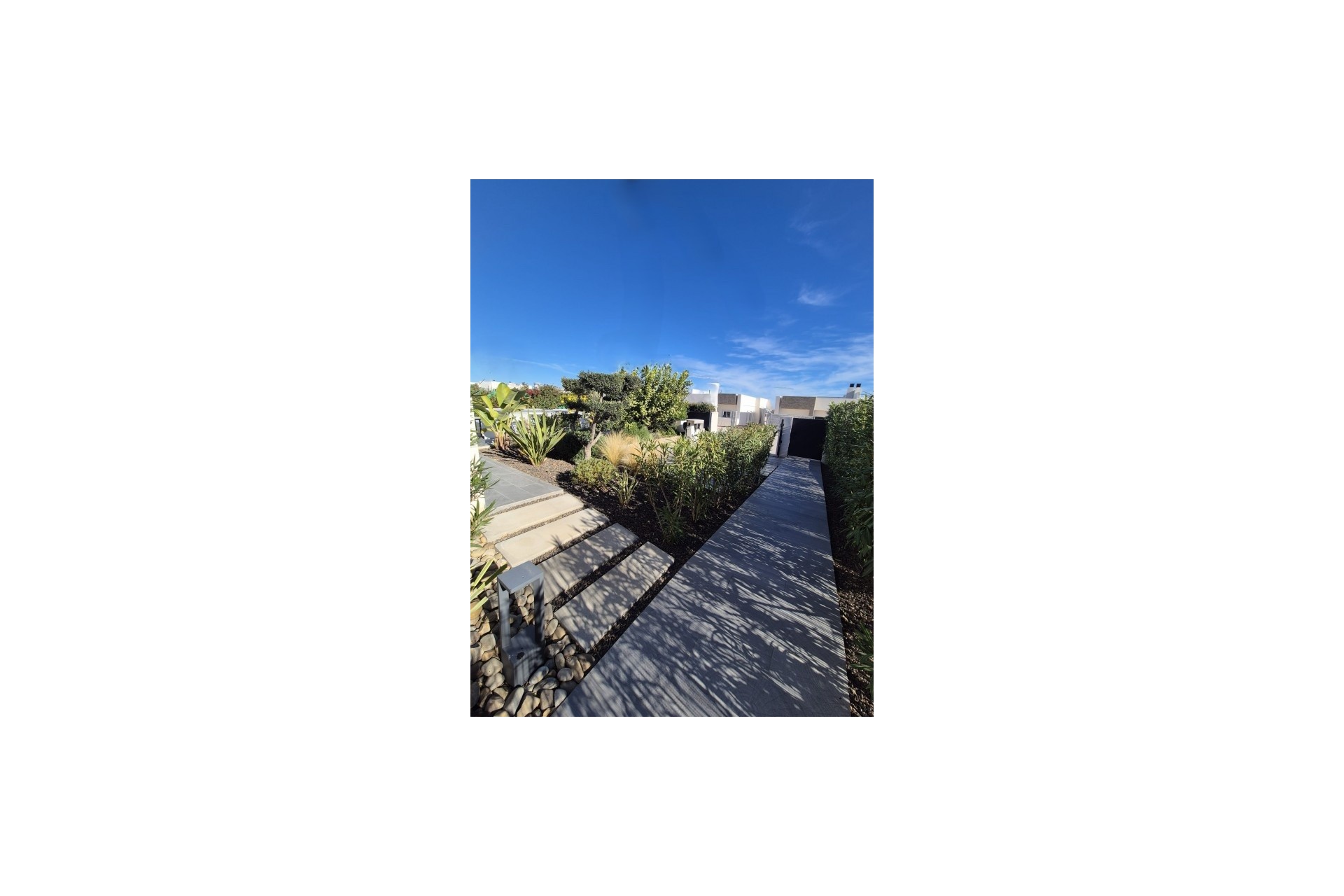 Venta - Chalet Independiente -
La Finca Golf Resort - Inland