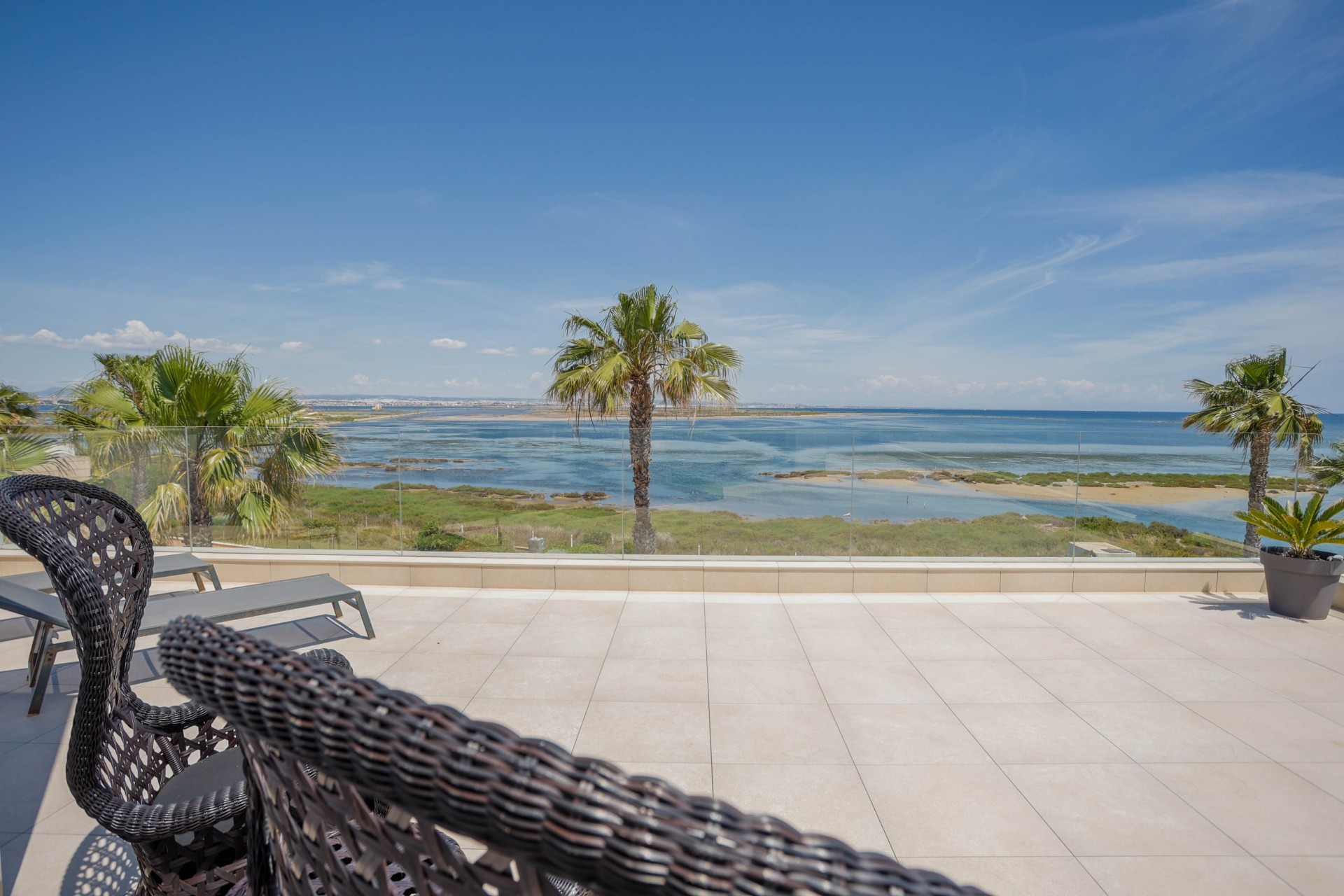 Venta - Chalet Independiente -
La Manga del Mar Menor - La Manga