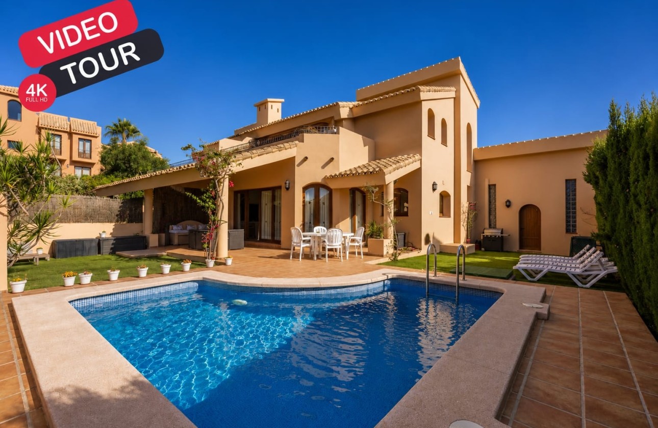 Venta - Chalet Independiente -
La Manga del Mar Menor - La Manga
