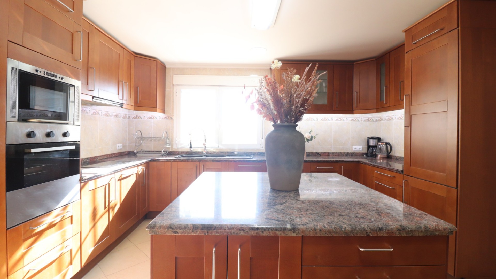 Venta - Chalet Independiente -
La Marina - La Escuera