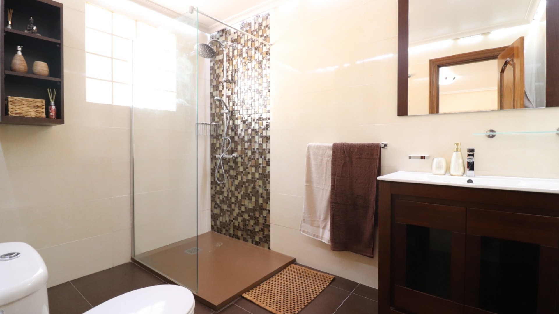 Venta - Chalet Independiente -
La Marina - La Escuera