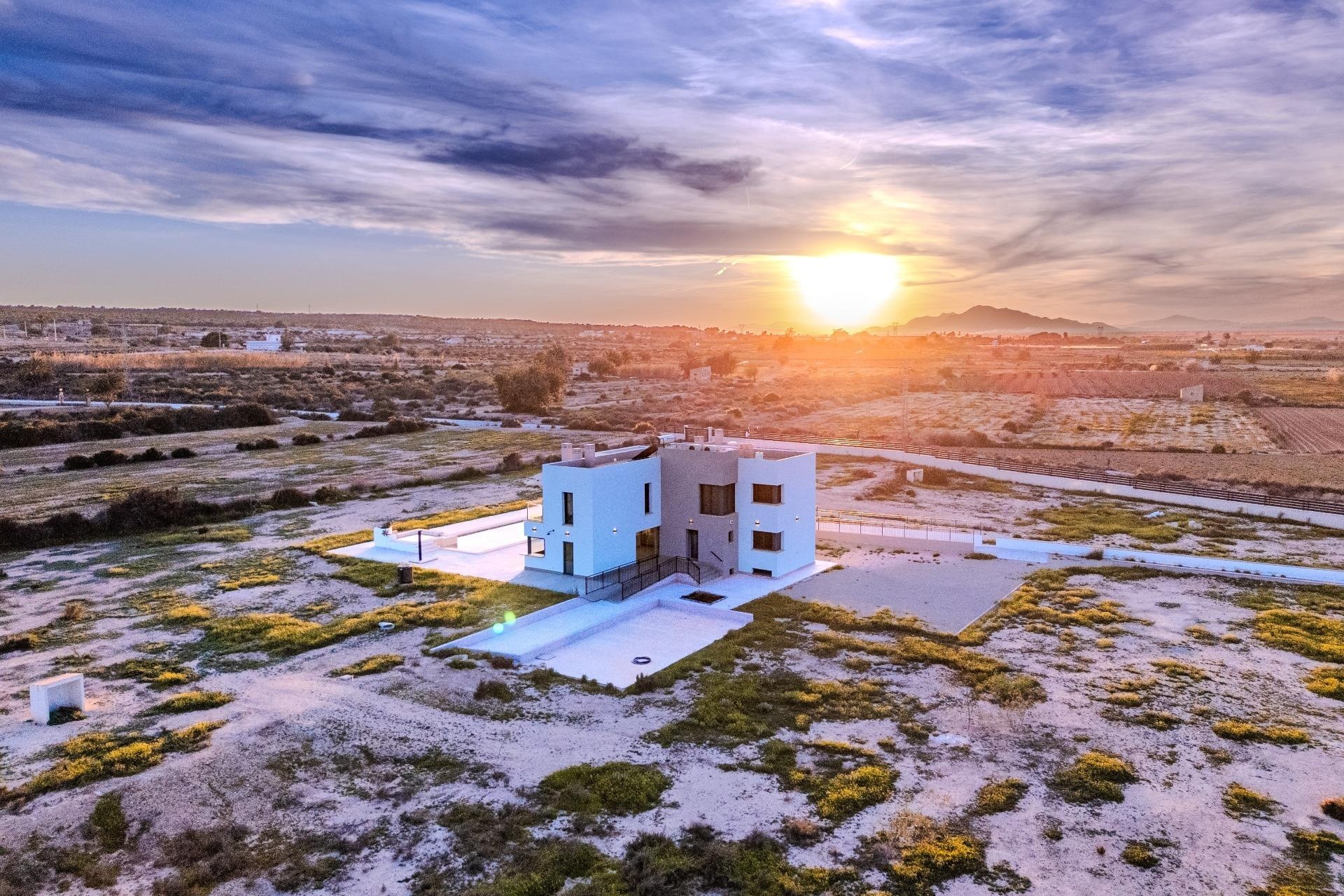 Venta - Chalet Independiente -
La marina - La Marina