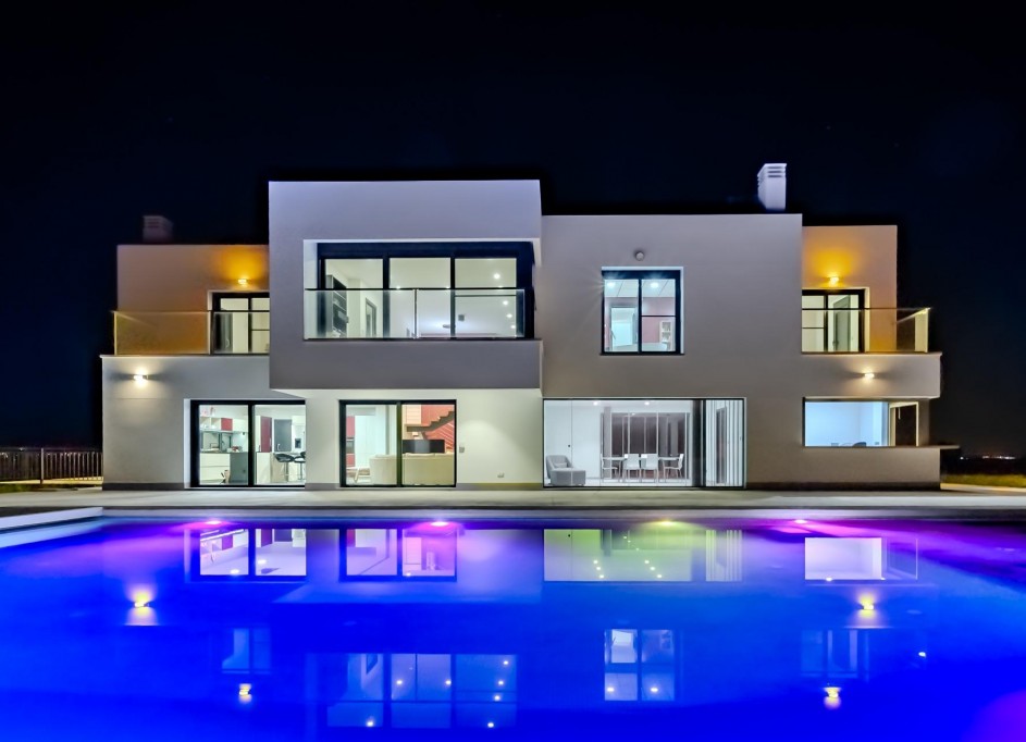 Venta - Chalet Independiente -
La Marina