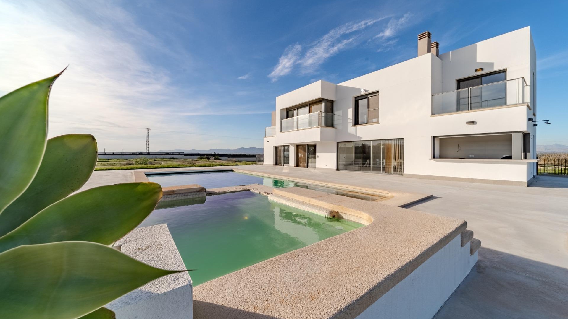 Venta - Chalet Independiente -
La Marina