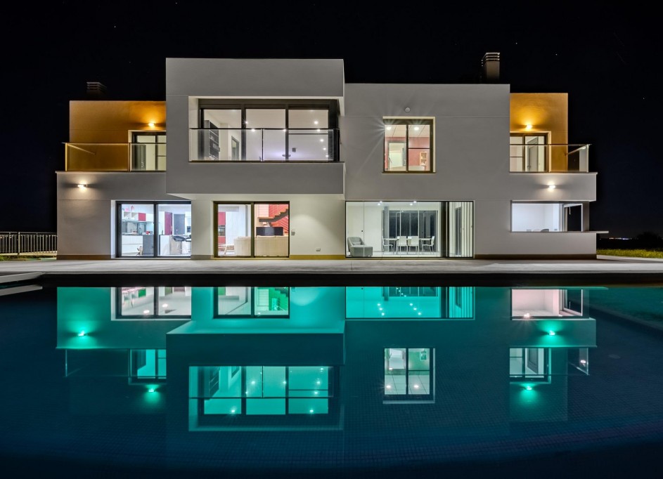 Venta - Chalet Independiente -
La Marina