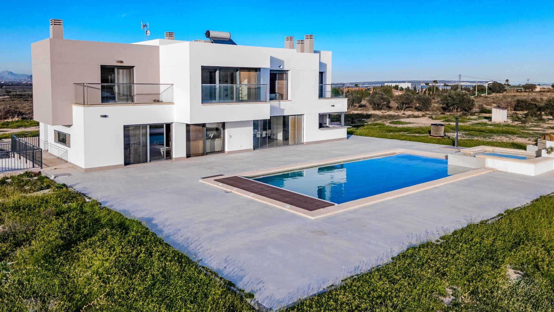 Venta - Chalet Independiente -
La Marina