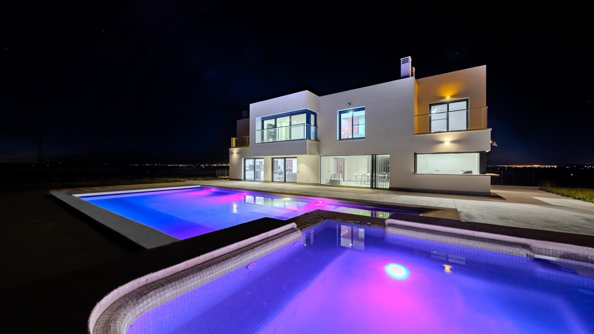 Venta - Chalet Independiente -
La Marina