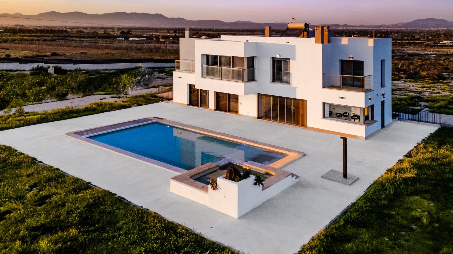 Venta - Chalet Independiente -
La Marina