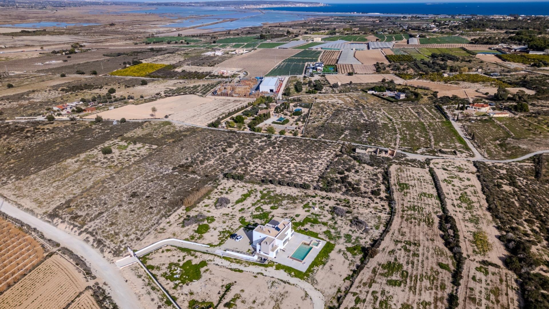 Venta - Chalet Independiente -
La Marina