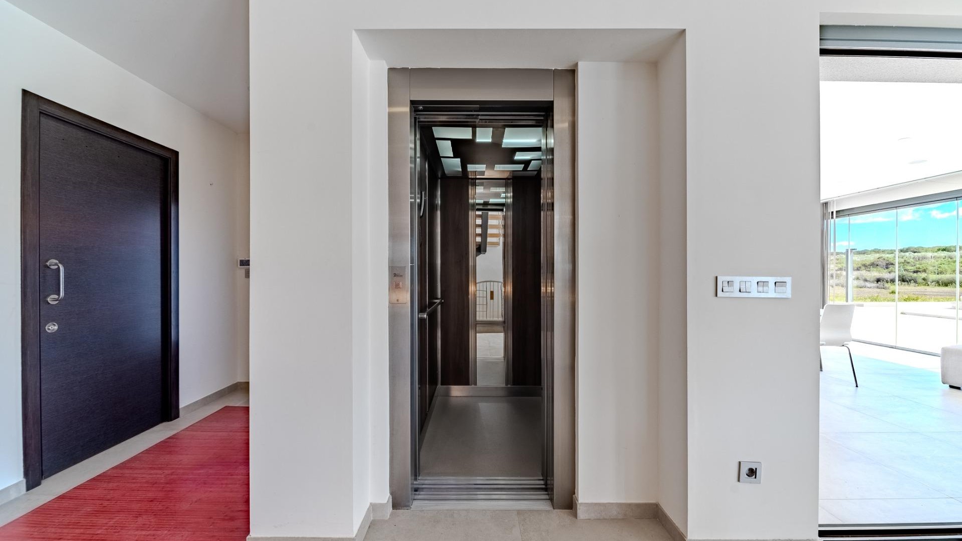 Venta - Chalet Independiente -
La Marina