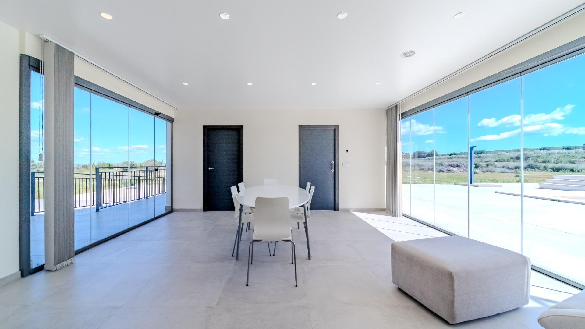 Venta - Chalet Independiente -
La Marina