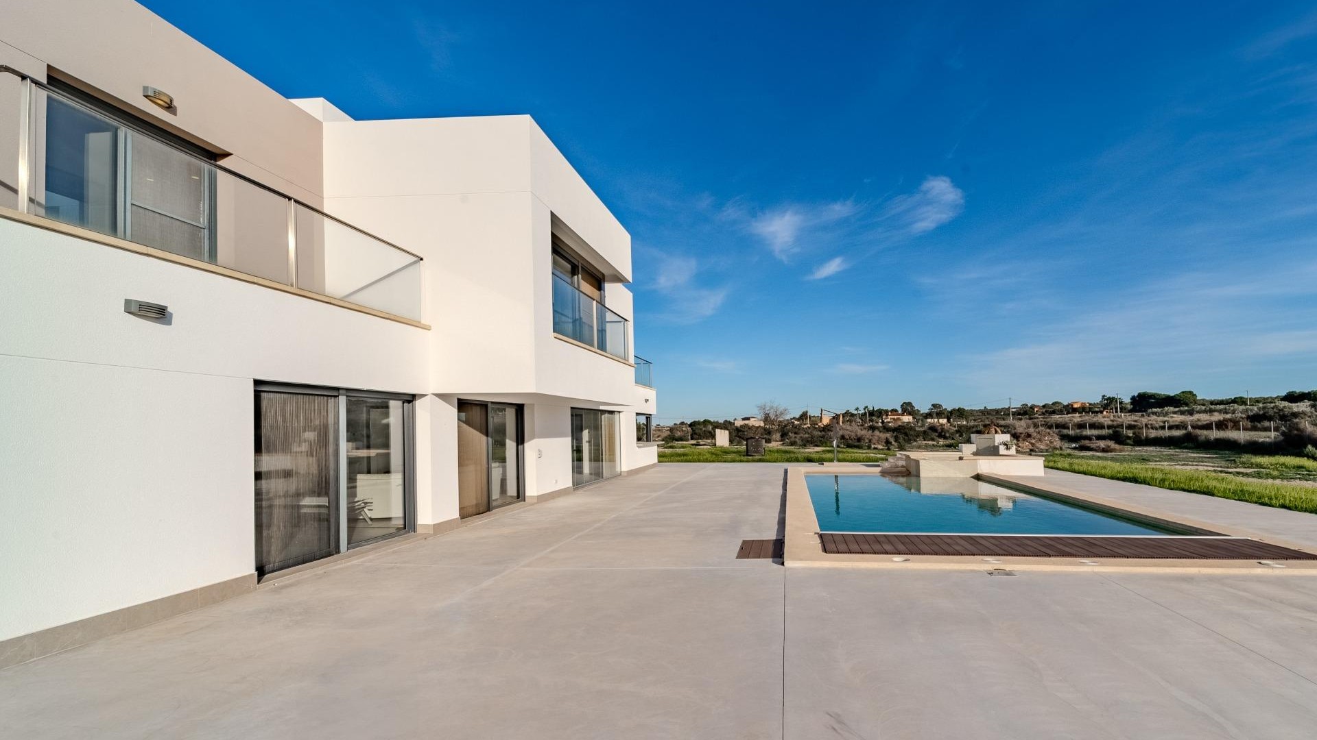 Venta - Chalet Independiente -
La Marina