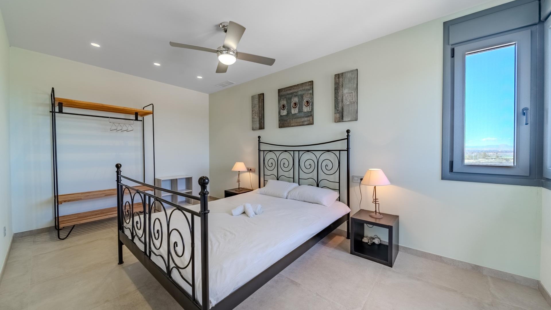 Venta - Chalet Independiente -
La Marina