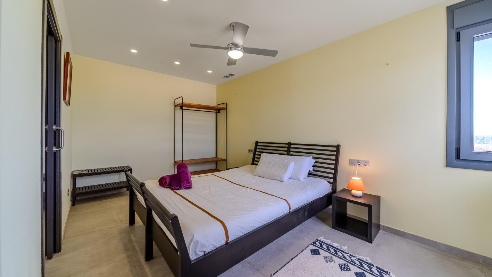 Venta - Chalet Independiente -
La Marina