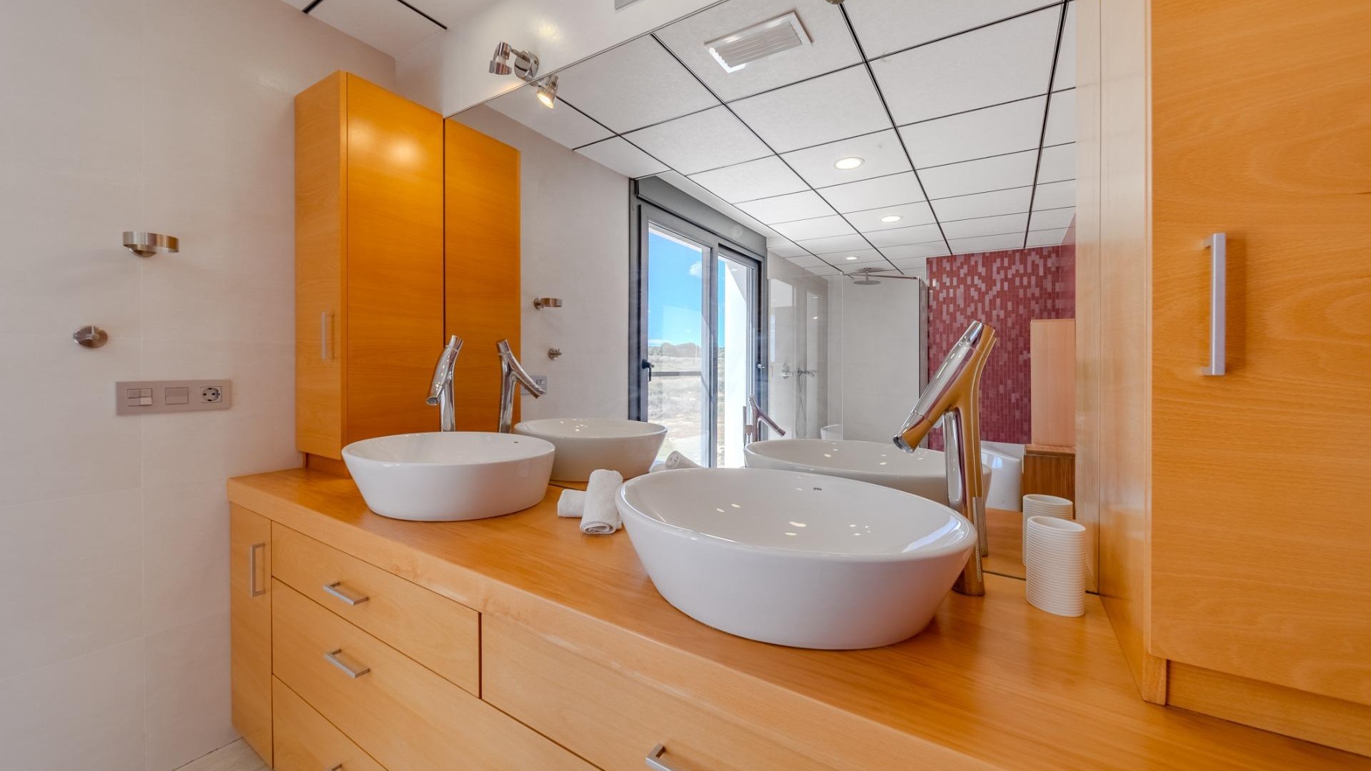 Venta - Chalet Independiente -
La Marina