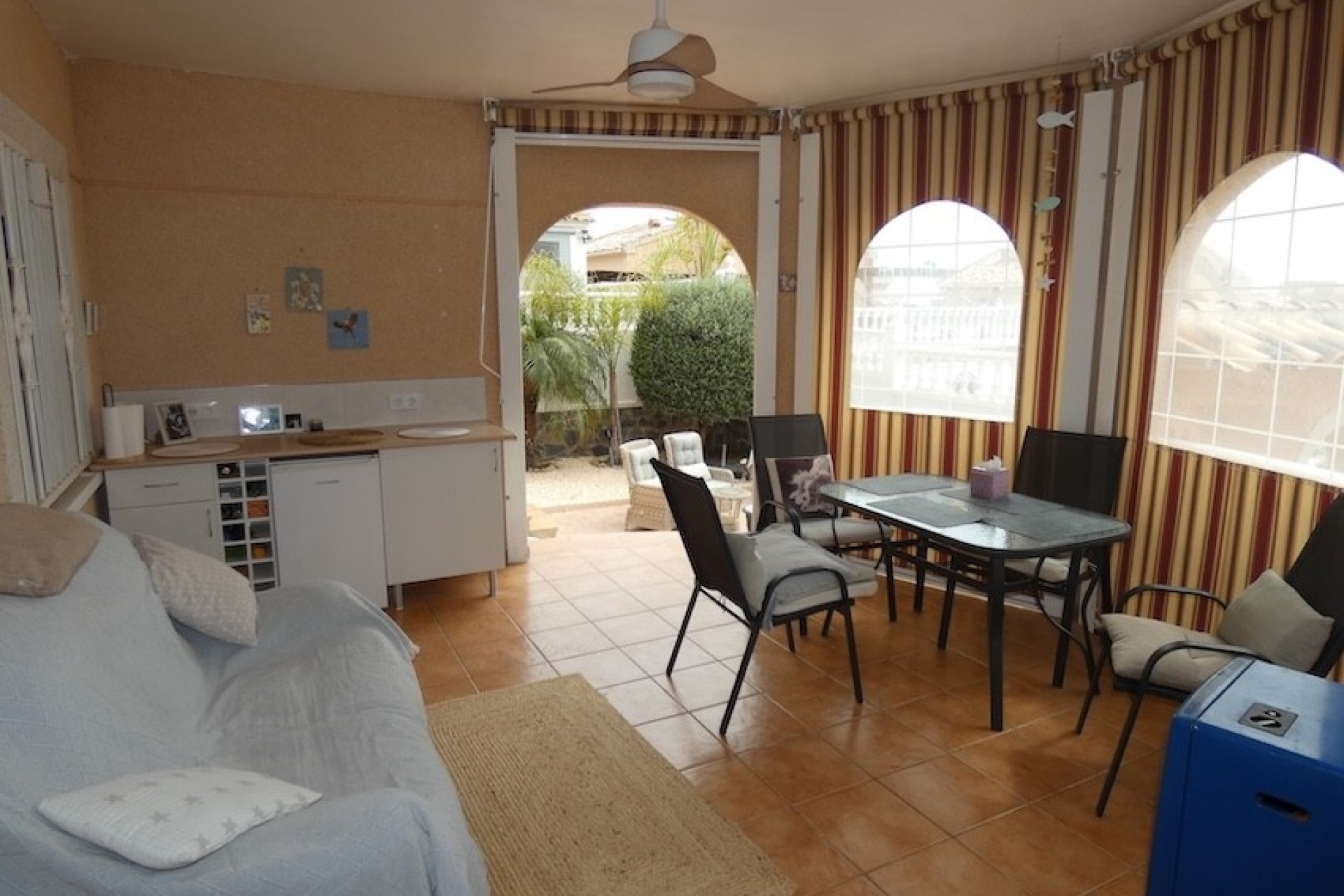 Venta - Chalet Independiente -
La Marina