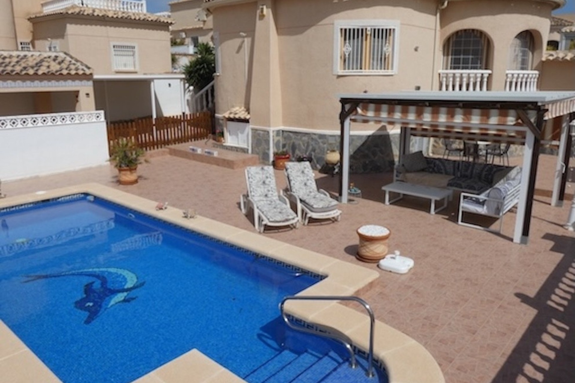 Venta - Chalet Independiente -
La Marina