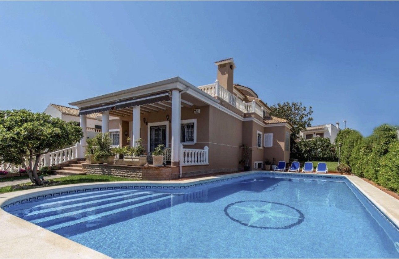 Venta - Chalet Independiente -
La Mata - Costa Blanca