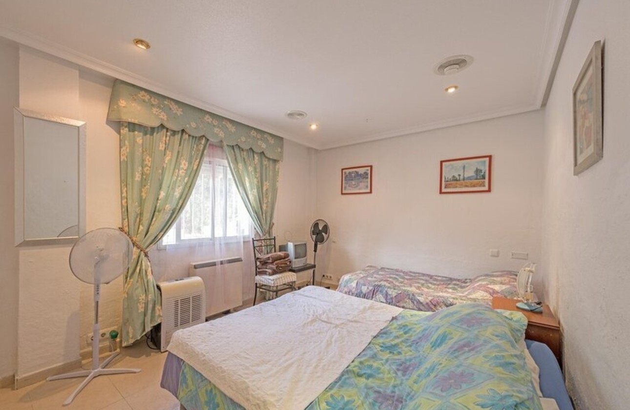 Venta - Chalet Independiente -
La Murada - Inland
