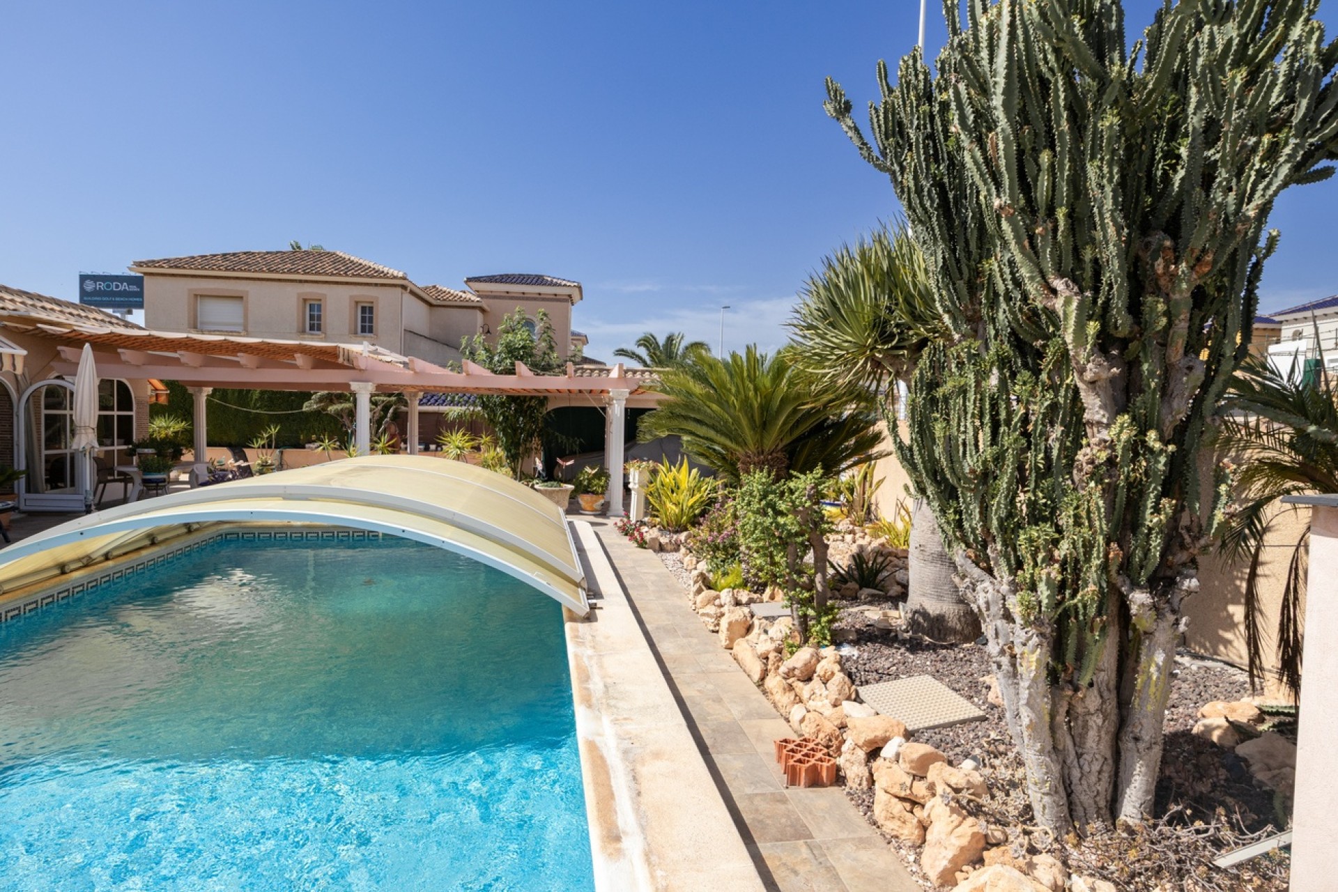 Venta - Chalet Independiente -
La Regia - Costa Blanca