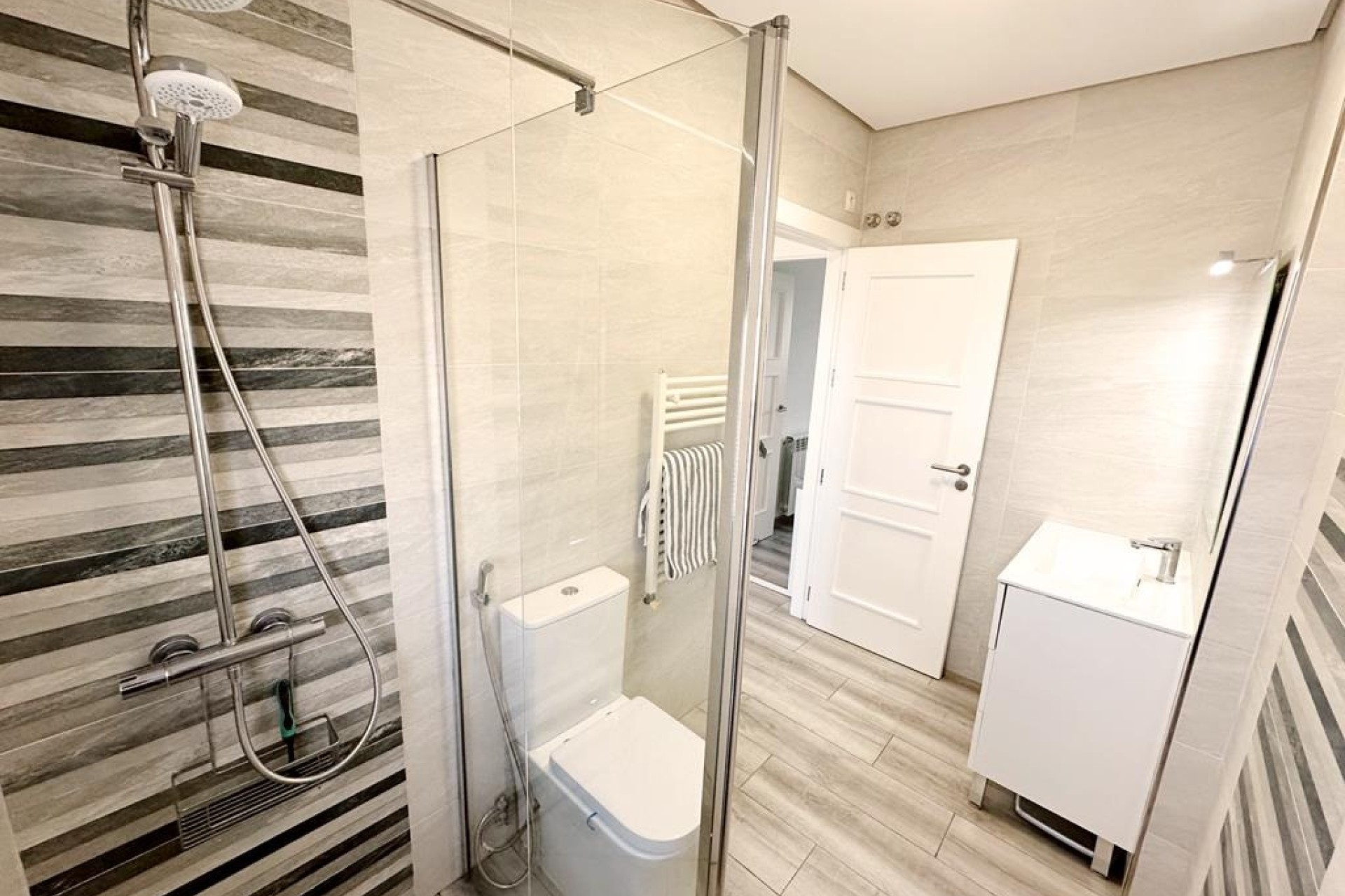 Venta - Chalet Independiente -
La Torre Golf Resort - Inland