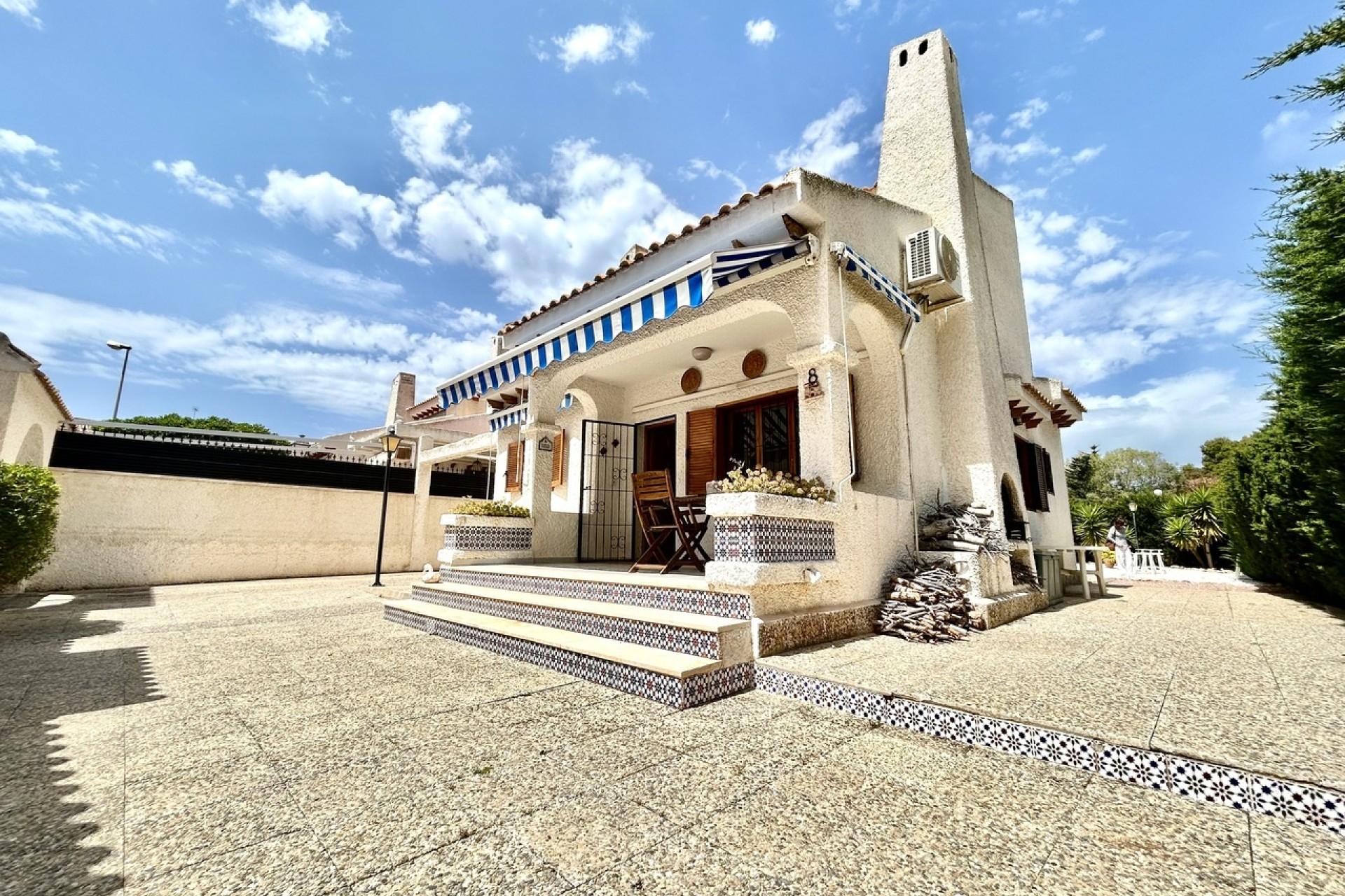 Venta - Chalet Independiente -
La Zenia - Costa Blanca