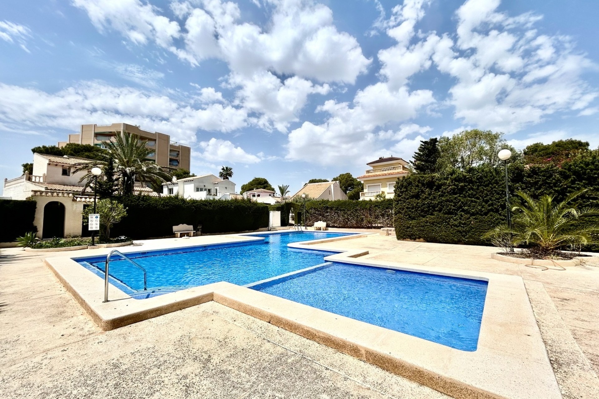 Venta - Chalet Independiente -
La Zenia - Costa Blanca