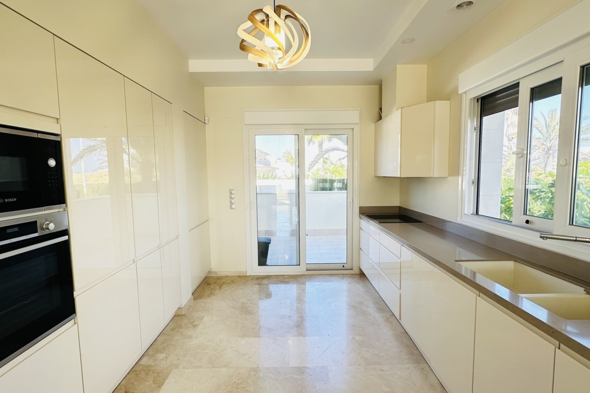 Venta - Chalet Independiente -
La Zenia - Costa Blanca