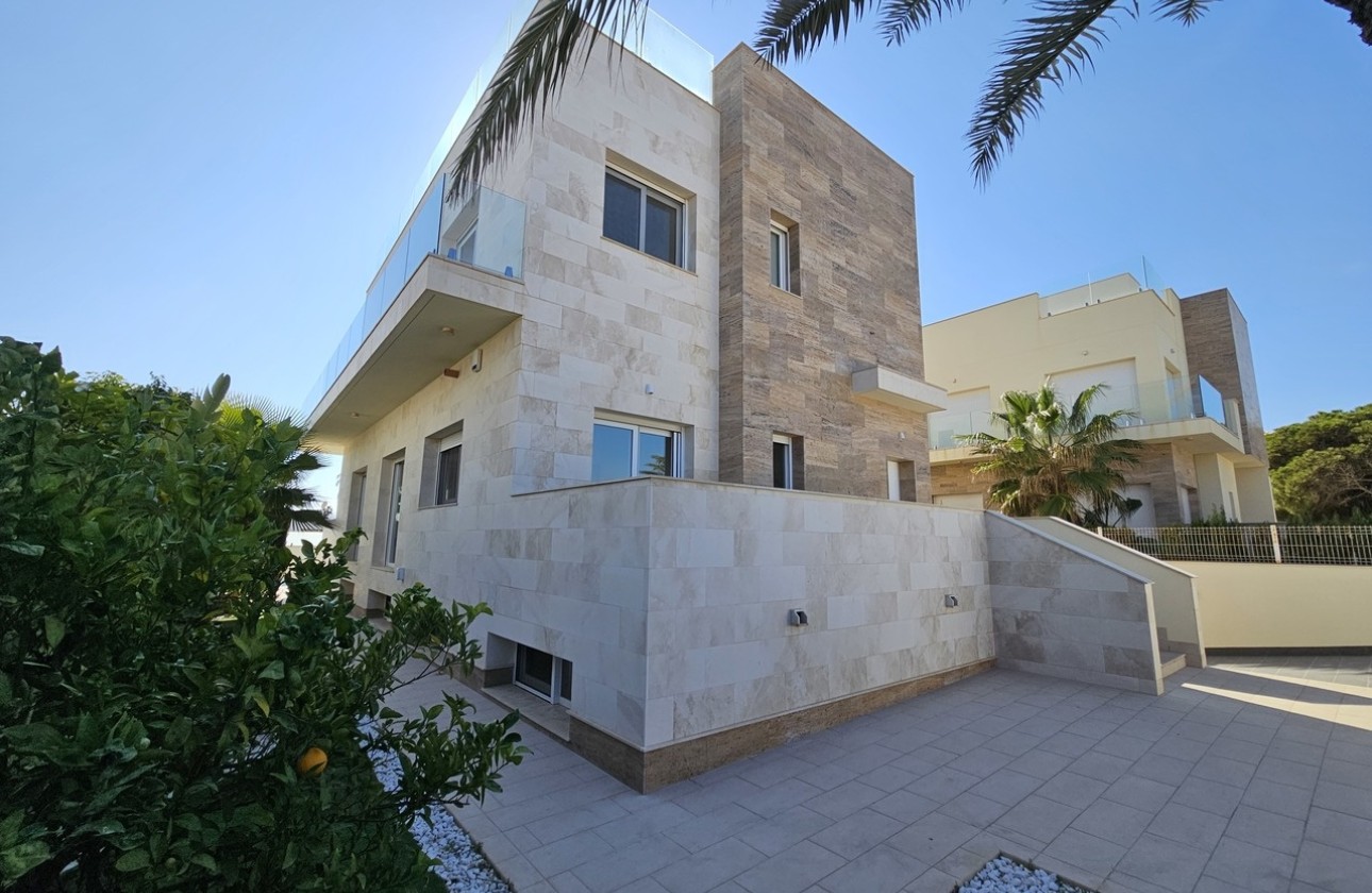 Venta - Chalet Independiente -
La Zenia - Costa Blanca