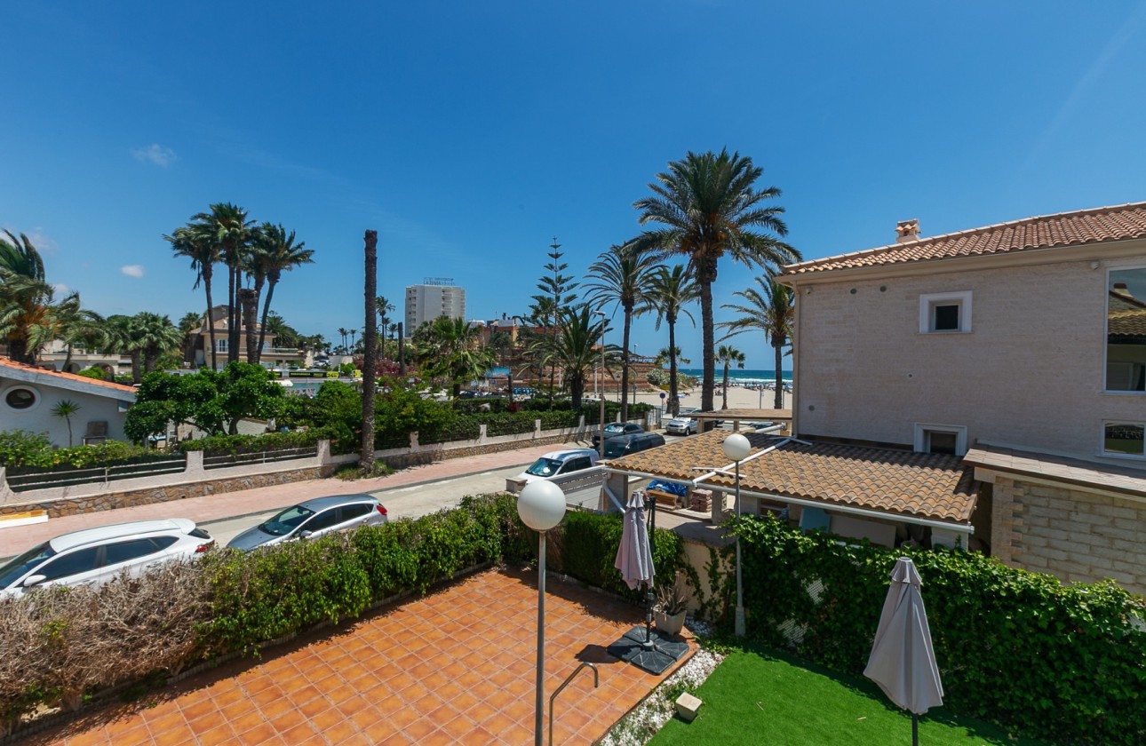 Venta - Chalet Independiente -
La Zenia