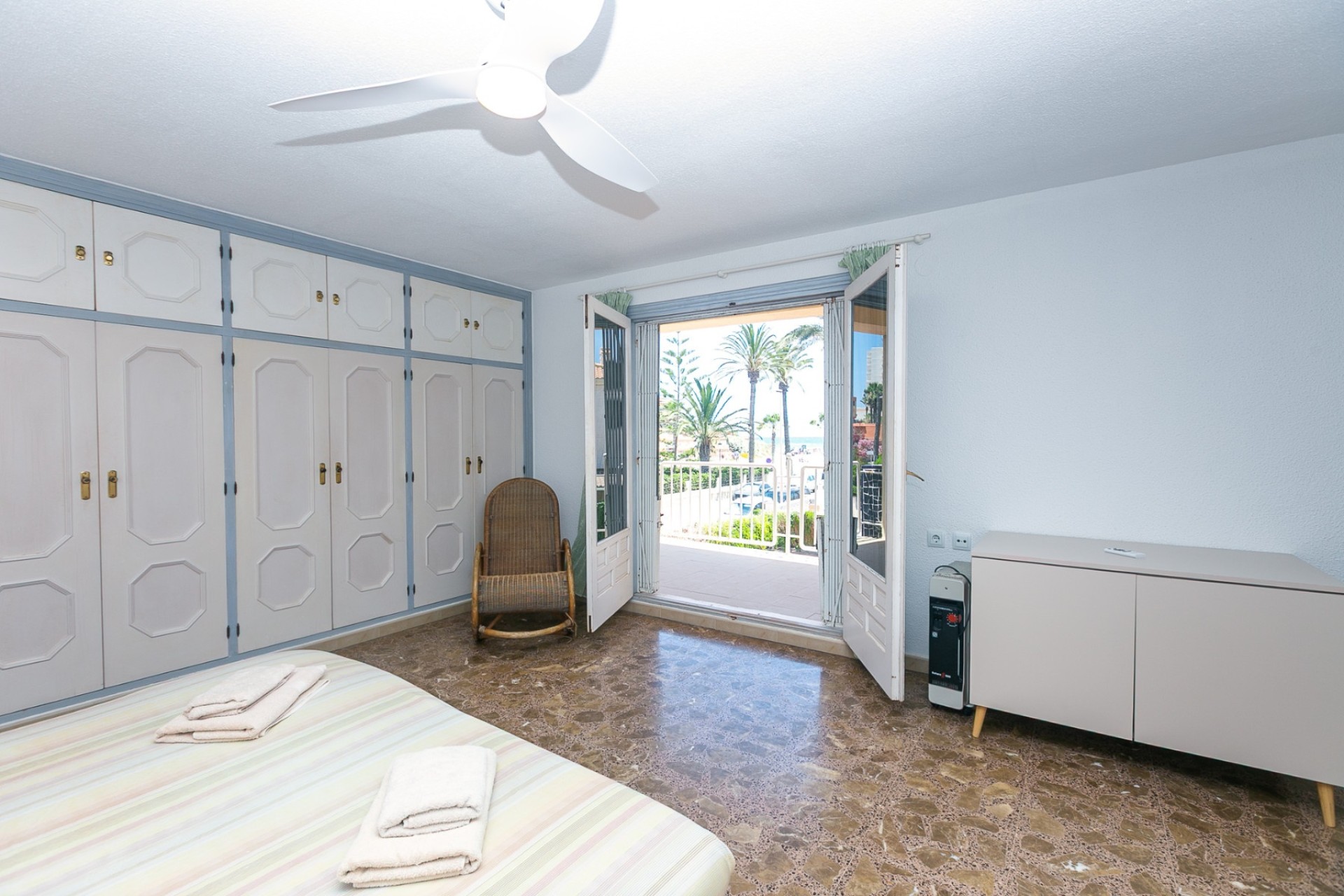 Venta - Chalet Independiente -
La Zenia