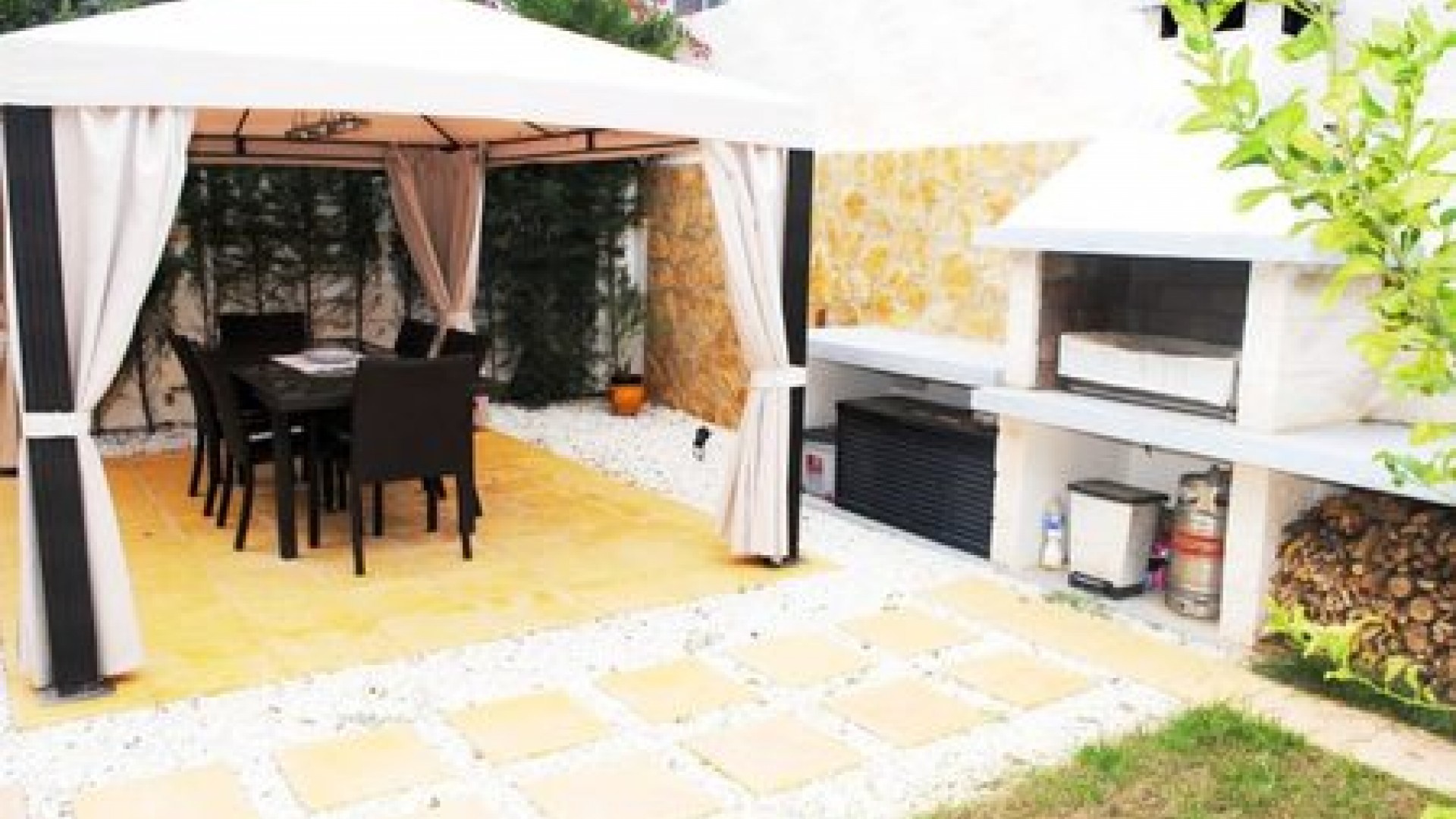 Venta - Chalet Independiente -
La Zenia