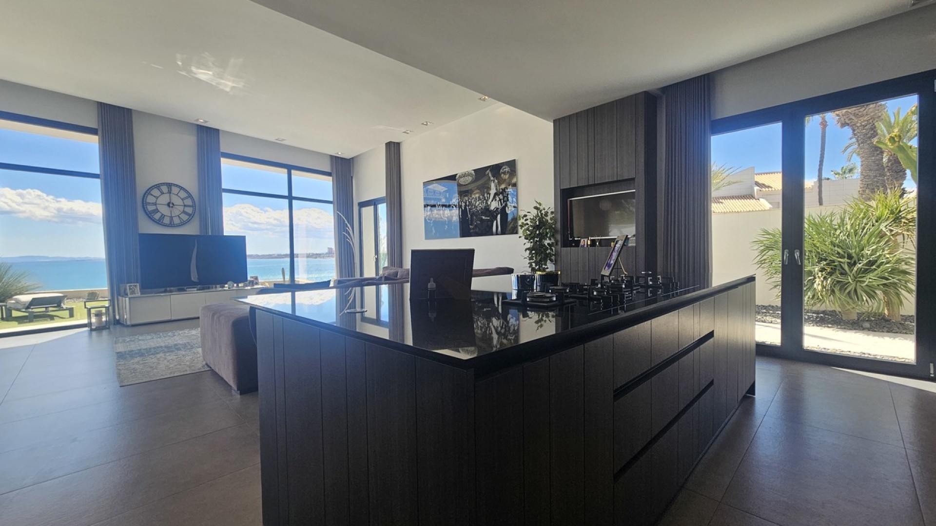 Venta - Chalet Independiente -
La Zenia