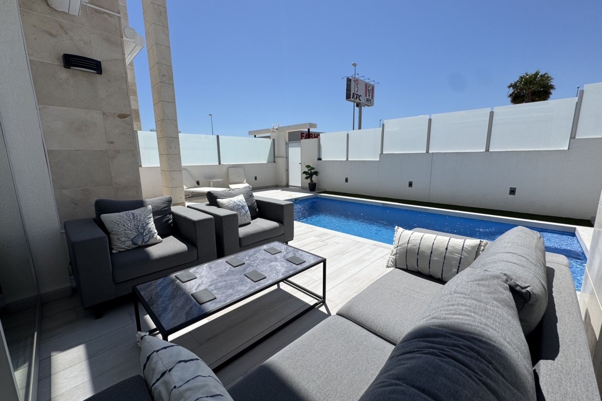 Venta - Chalet Independiente -
Lomas de Cabo Roig