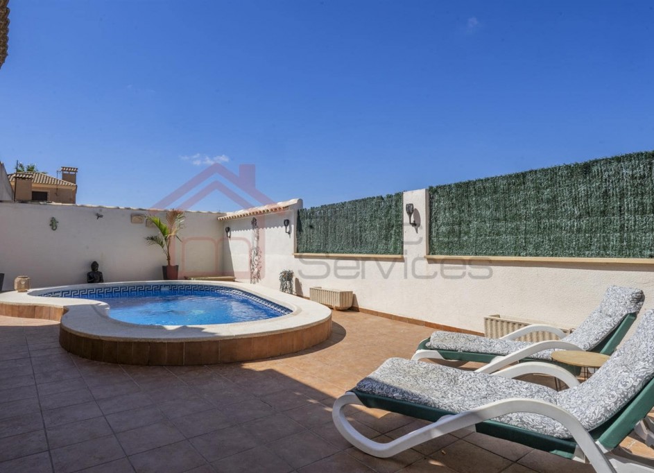 Venta - Chalet Independiente -
Lomas del Rame