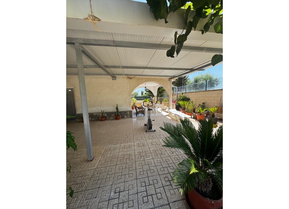 Venta - Chalet Independiente -
Los Alcazares