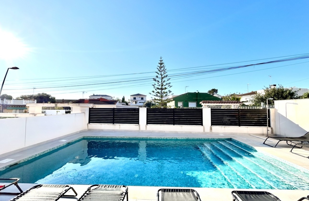 Venta - Chalet Independiente -
Los Balcones - Los Altos del Edén - Costa Blanca