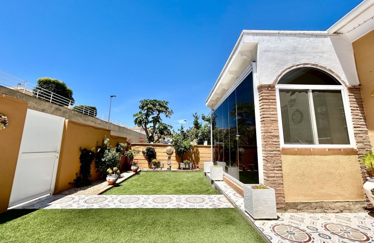 Venta - Chalet Independiente -
Los Balcones - Los Altos del Edén - Costa Blanca