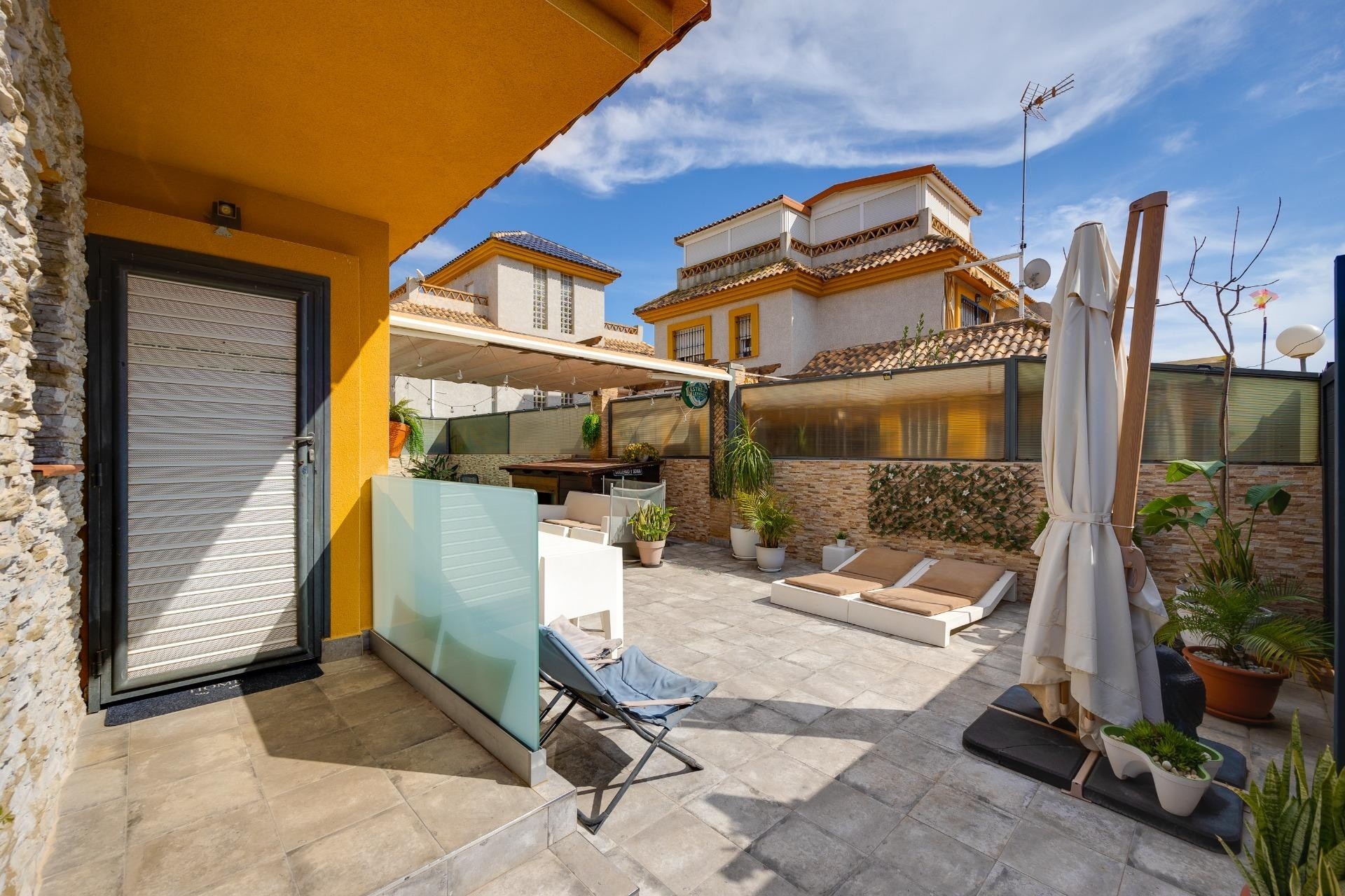 Venta - Chalet Independiente -
Los Montesinos - La Herada