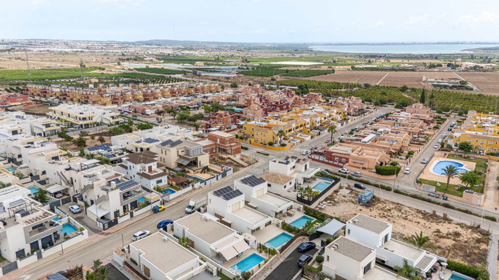 Venta - Chalet Independiente -
Los Montesinos - La Herrada