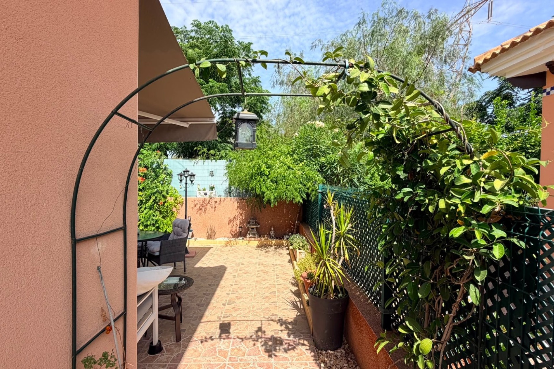 Venta - Chalet Independiente -
Los Montesinos - La Herrada