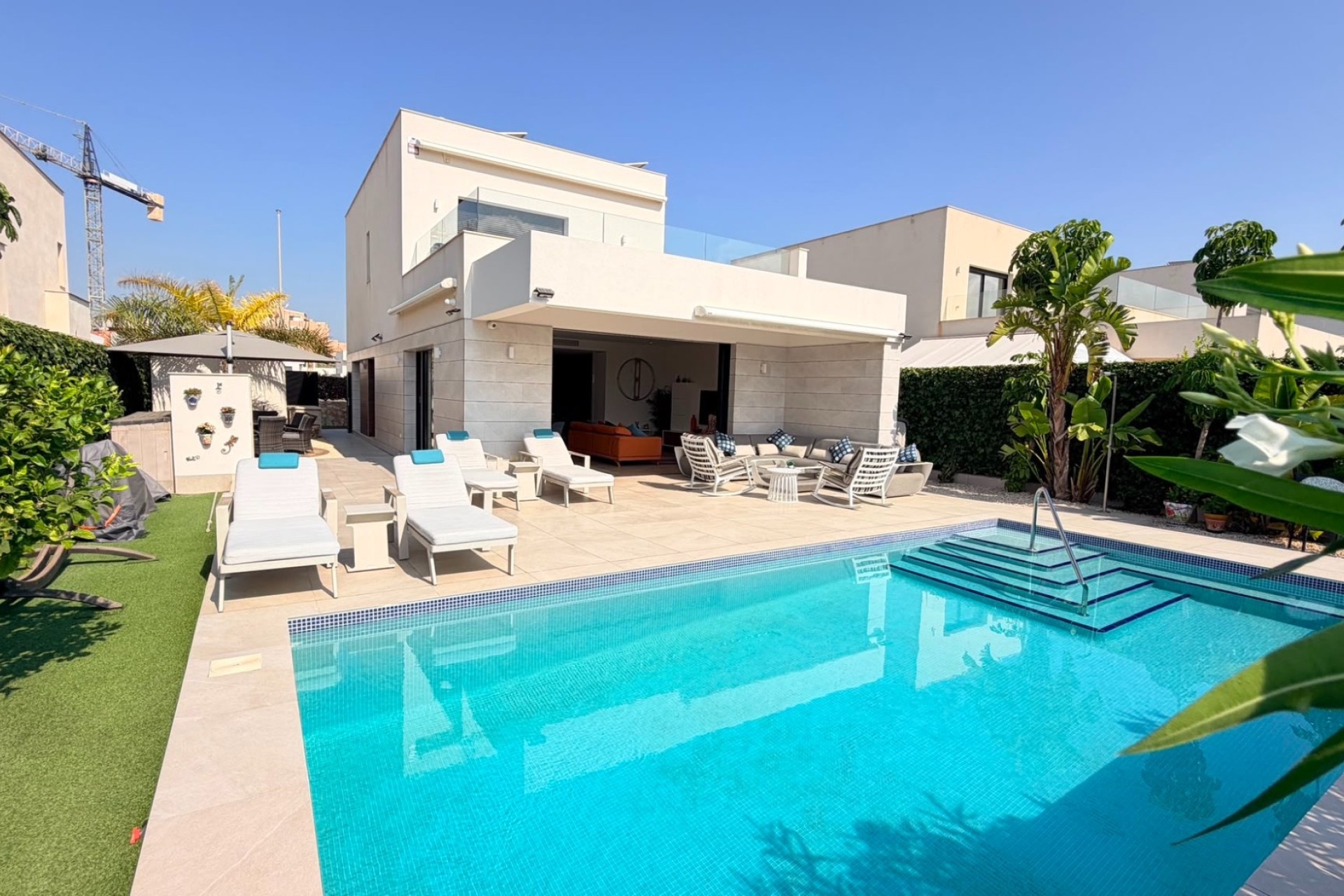 Venta - Chalet Independiente -
Los Montesinos - Los Montesinos - Urb. La Herrada