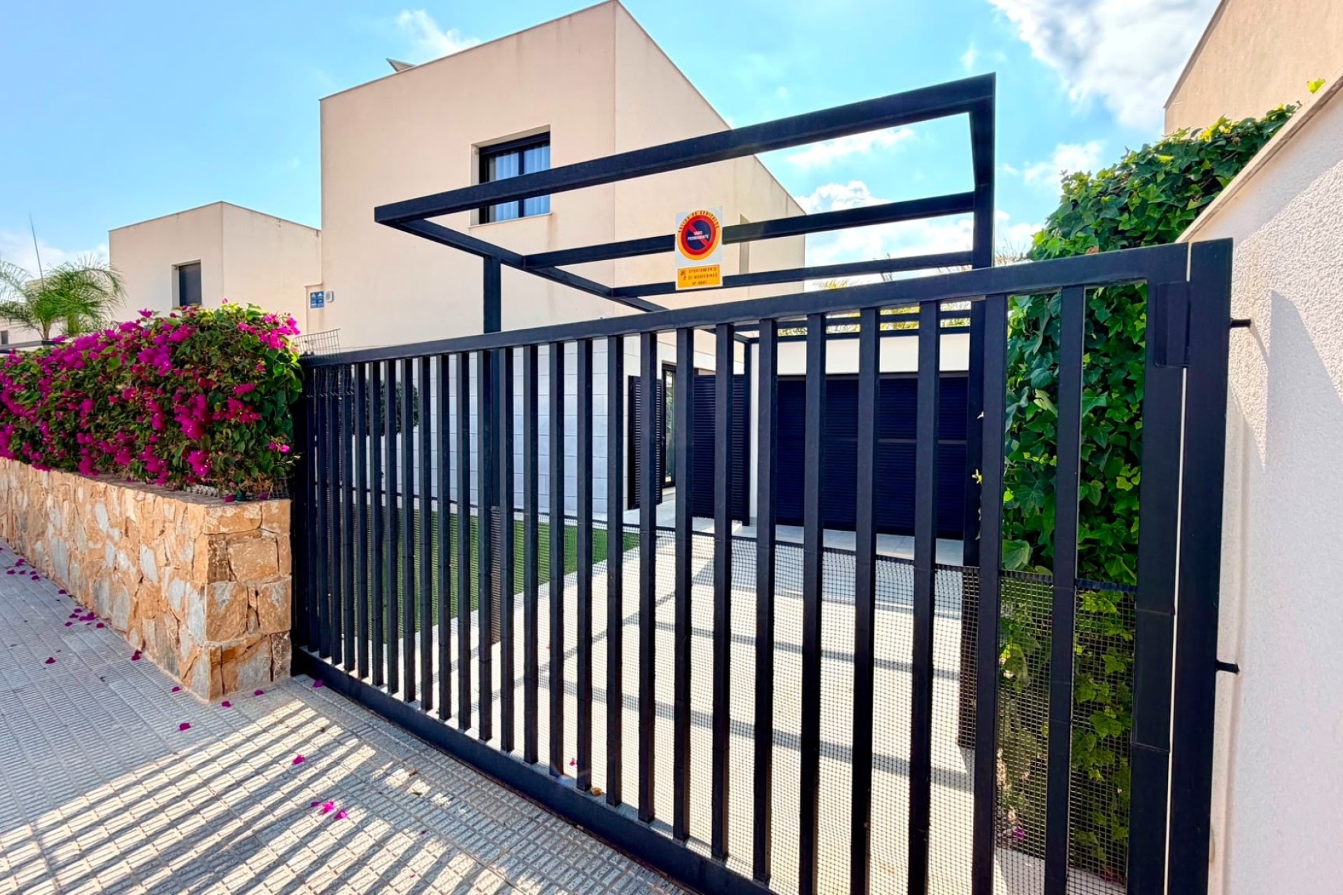 Venta - Chalet Independiente -
Los Montesinos - Los Montesinos - Urb. La Herrada