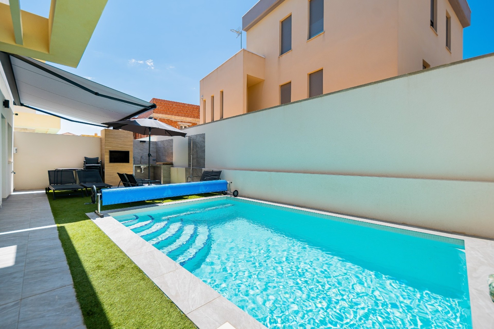 Venta - Chalet Independiente -
Los Montesinos