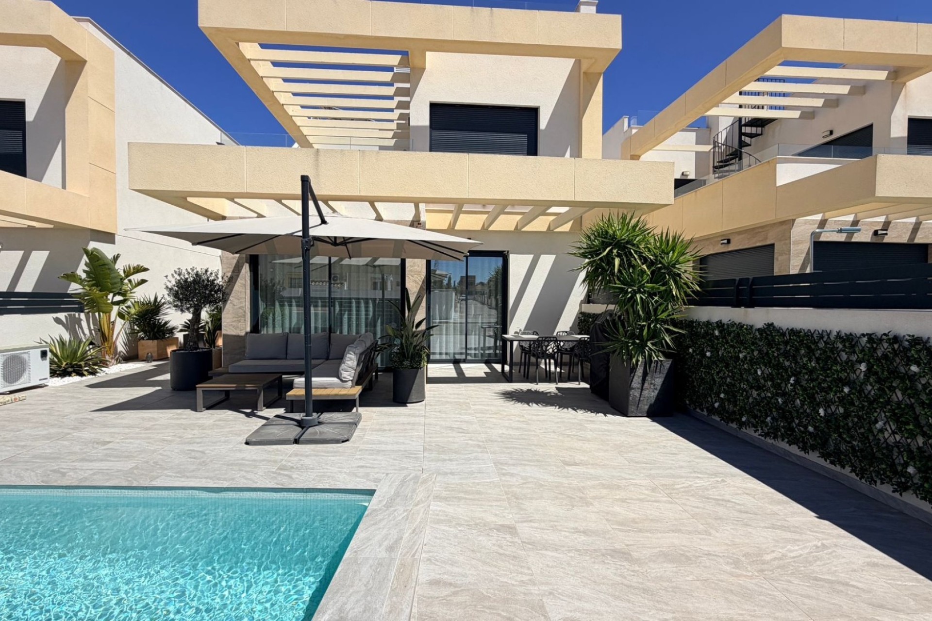 Venta - Chalet Independiente -
Los Montesinos